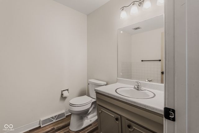 3142 Fairlawn Drive, Columbus, IN 47203