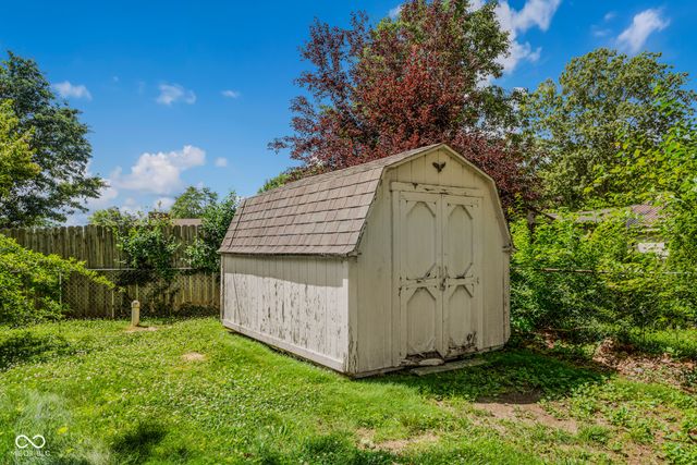 3142 Fairlawn Drive, Columbus, IN 47203
