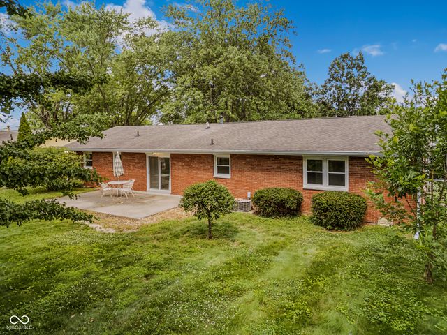 3142 Fairlawn Drive, Columbus, IN 47203