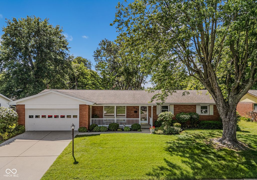 3142 Fairlawn Drive, Columbus, IN 47203