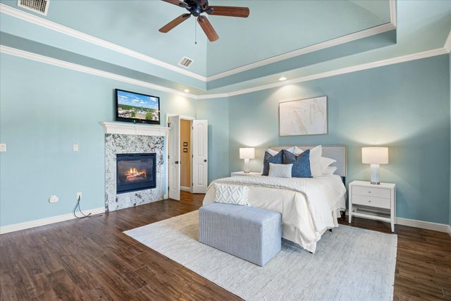 1106 W Iberian Court, Granbury, TX 76048