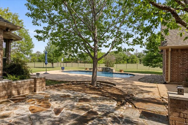 1106 W Iberian Court, Granbury, TX 76048