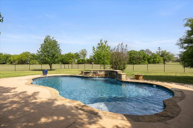 1106 W Iberian Court, Granbury, TX 76048