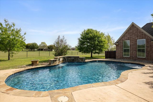 1106 W Iberian Court, Granbury, TX 76048