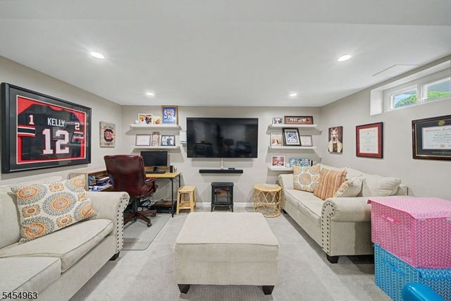 91 Lynwood Rd, Verona Twp., NJ 07044