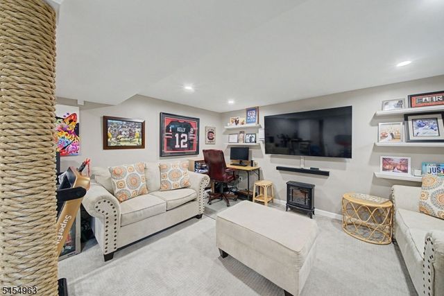 91 Lynwood Rd, Verona Twp., NJ 07044