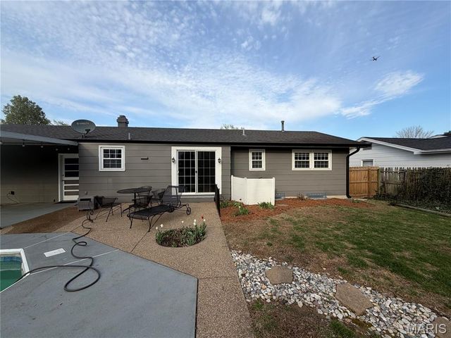 2417 Headland Drive, St Charles, MO 63301