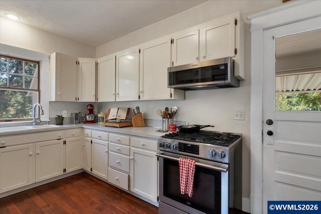 8032 Liberty Rd S, Salem, OR 97306