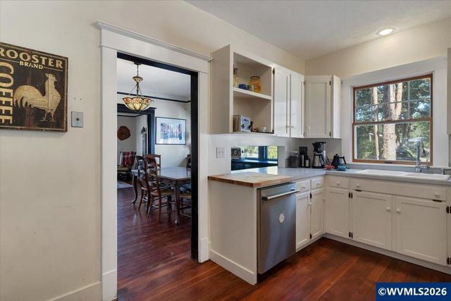 8032 Liberty Rd S, Salem, OR 97306