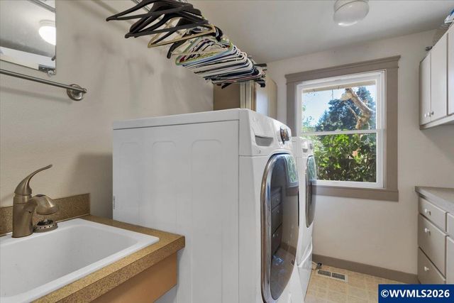 8032 Liberty Rd S, Salem, OR 97306