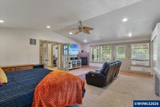 8032 Liberty Rd S, Salem, OR 97306