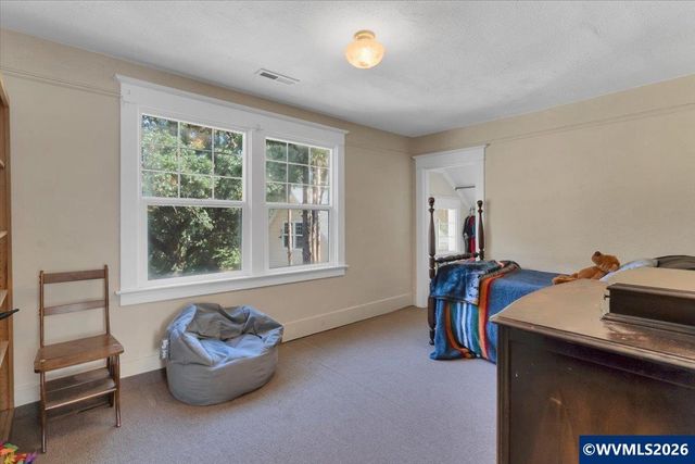 8032 Liberty Rd S, Salem, OR 97306