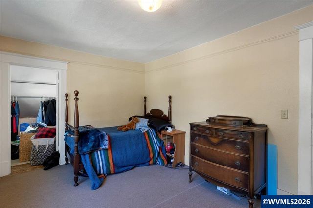 8032 Liberty Rd S, Salem, OR 97306