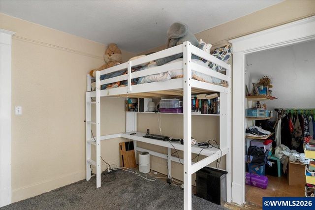 8032 Liberty Rd S, Salem, OR 97306