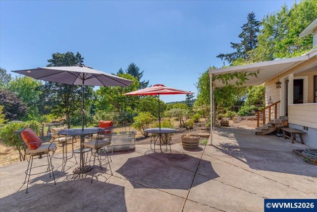 8032 Liberty Rd S, Salem, OR 97306