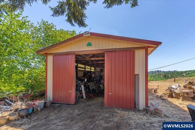 8032 Liberty Rd S, Salem, OR 97306