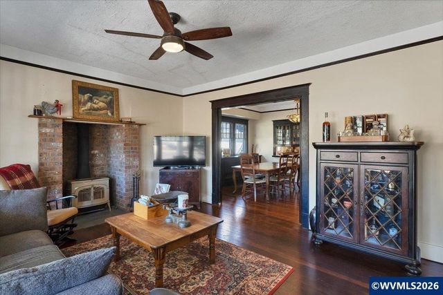 8032 Liberty Rd S, Salem, OR 97306