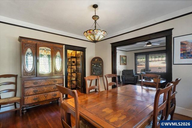 8032 Liberty Rd S, Salem, OR 97306