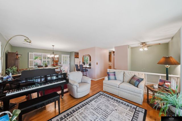 8022 Talbot Trail, Lincoln, NE 68506