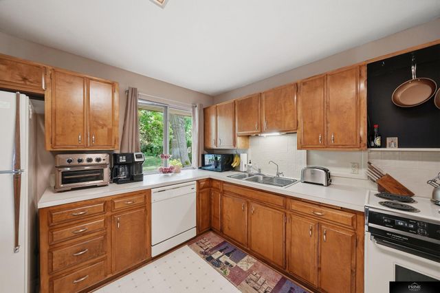 8022 Talbot Trail, Lincoln, NE 68506