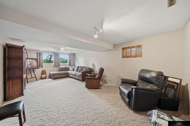 8022 Talbot Trail, Lincoln, NE 68506
