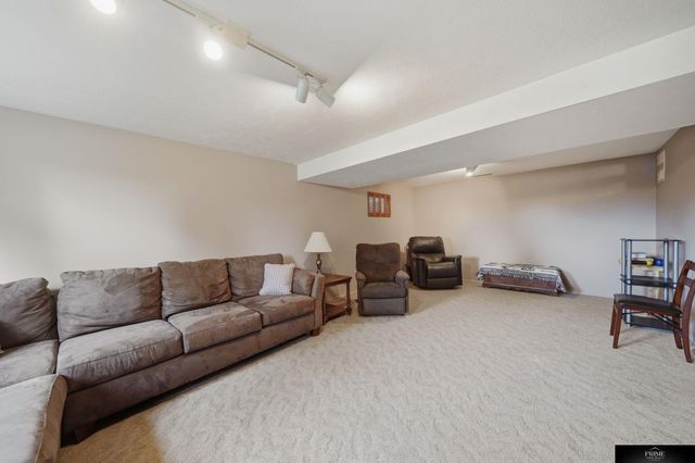 8022 Talbot Trail, Lincoln, NE 68506