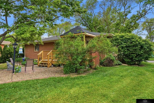 8022 Talbot Trail, Lincoln, NE 68506