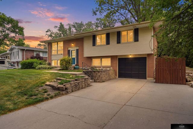 8022 Talbot Trail, Lincoln, NE 68506
