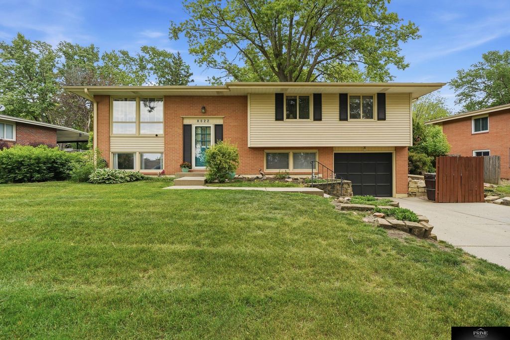 8022 Talbot Trail, Lincoln, NE 68506