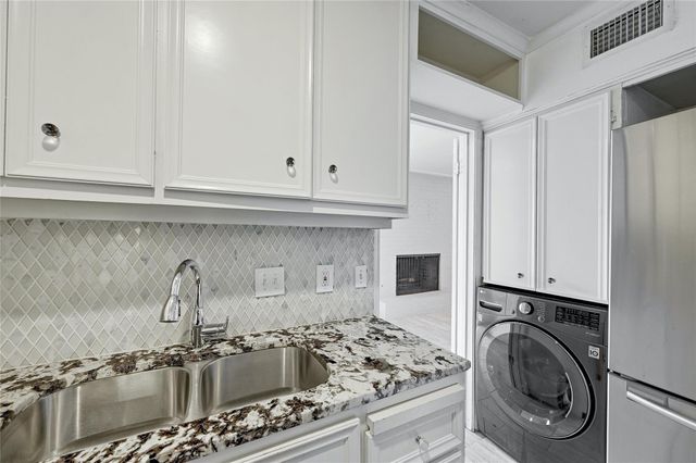 2404 McCall RD A, Austin, TX 78703