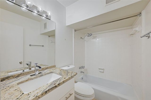 2404 McCall RD A, Austin, TX 78703