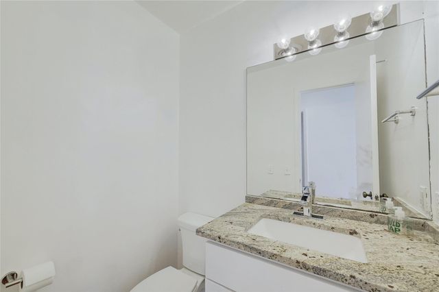 2404 McCall RD A, Austin, TX 78703