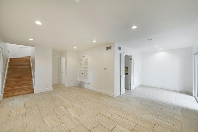 2404 McCall RD A, Austin, TX 78703