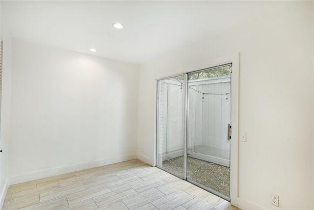 2404 McCall RD A, Austin, TX 78703