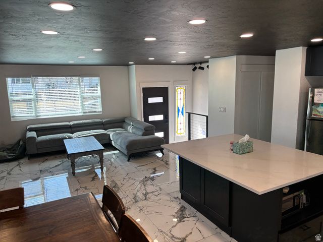 837 E DAISY ST, Sandy, UT 84094