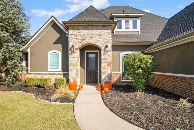 9500 Russell Drive, Yukon, OK 73099