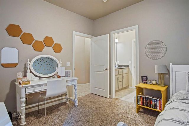 9500 Russell Drive, Yukon, OK 73099