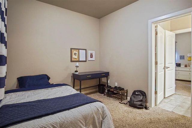 9500 Russell Drive, Yukon, OK 73099