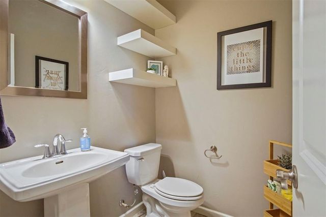 9500 Russell Drive, Yukon, OK 73099