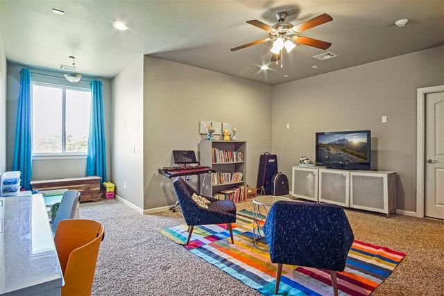 9500 Russell Drive, Yukon, OK 73099