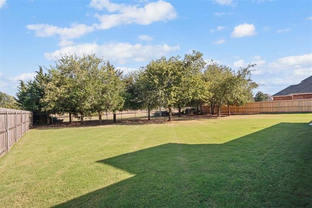 9500 Russell Drive, Yukon, OK 73099