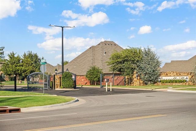 9500 Russell Drive, Yukon, OK 73099