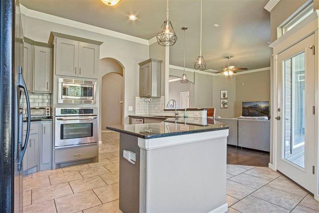 9500 Russell Drive, Yukon, OK 73099