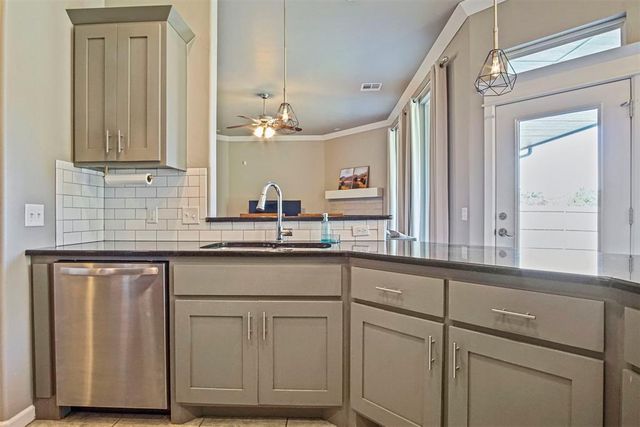 9500 Russell Drive, Yukon, OK 73099