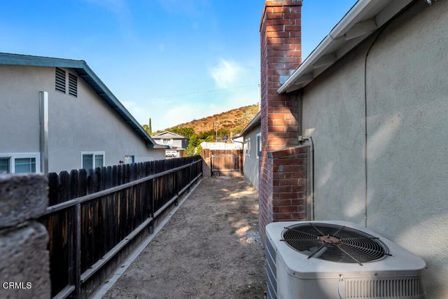 1674 Sunnydale Avenue, Simi Valley, CA 93065