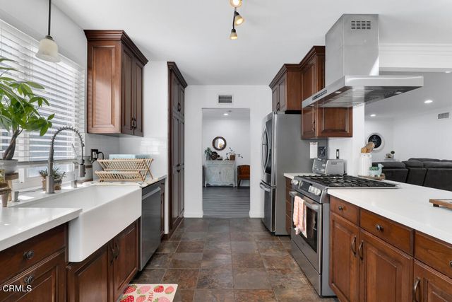 1674 Sunnydale Avenue, Simi Valley, CA 93065