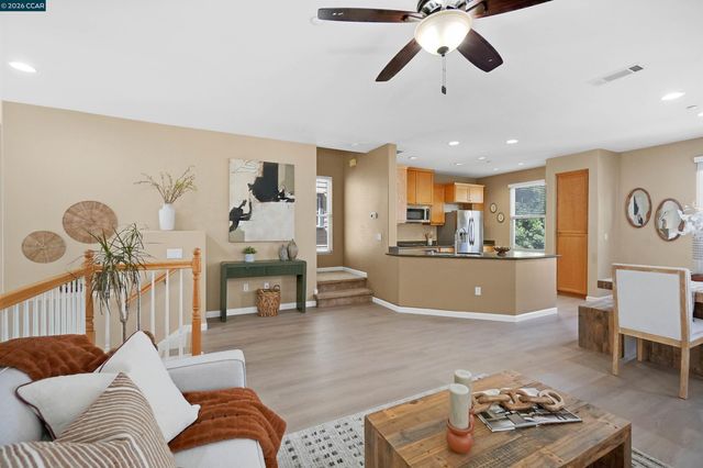 2063 Lewis St, Hercules, CA 94547