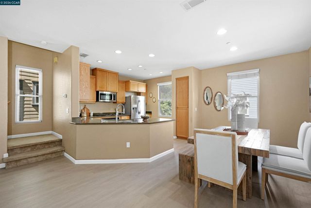 2063 Lewis St, Hercules, CA 94547