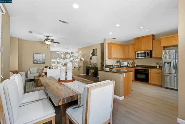 2063 Lewis St, Hercules, CA 94547
