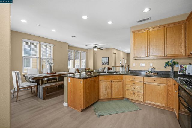 2063 Lewis St, Hercules, CA 94547
